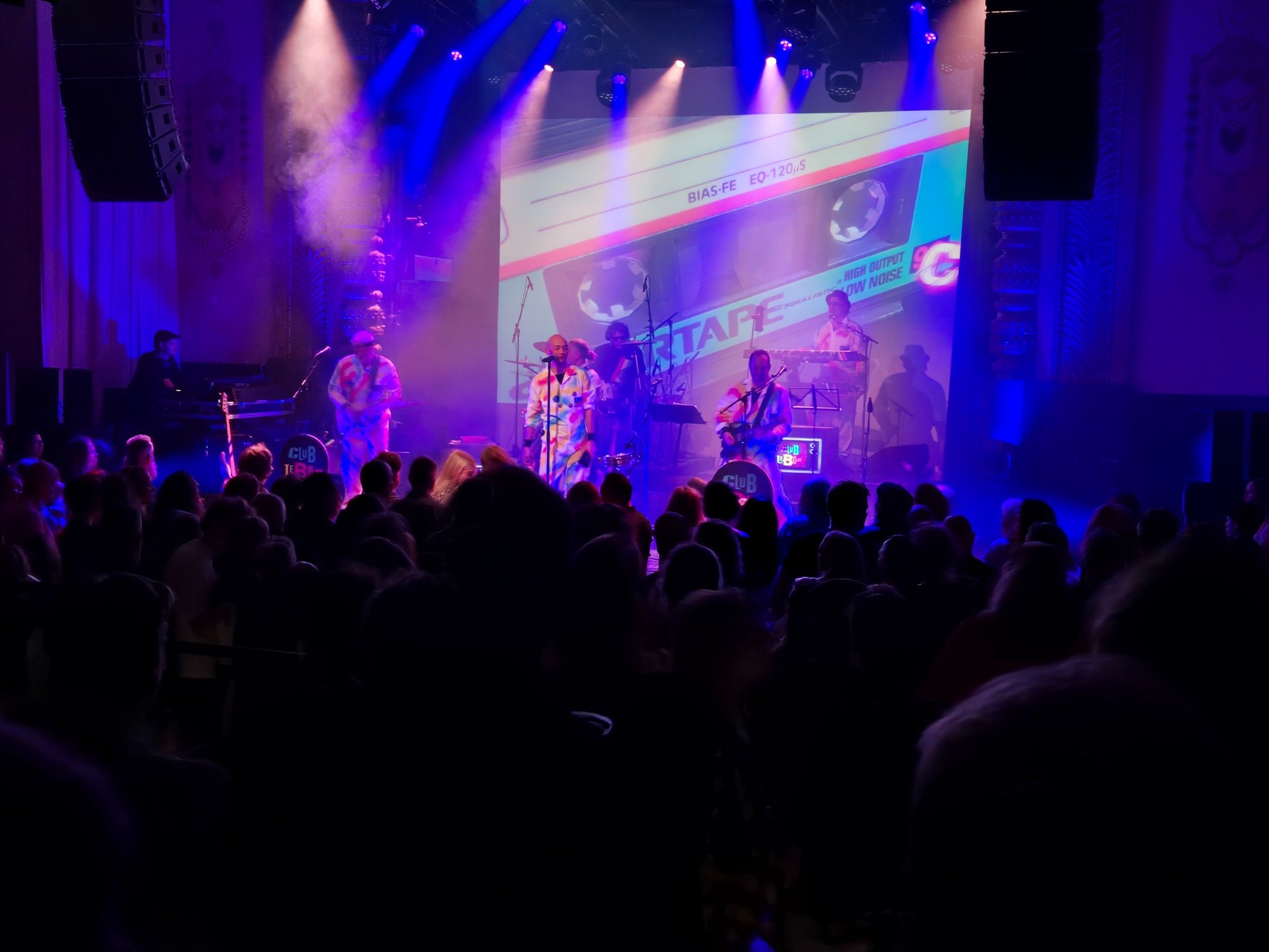 Club Le Bon voor publiek met cassettevisual